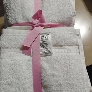 Purely Indulgent 10 pk (4 Hand towels and 6 Washcloths) White